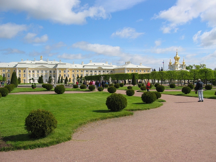 39 Upper garden, Peterhof.jpg